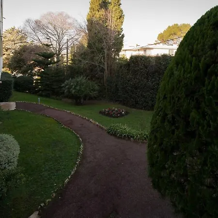 A081-cannes Avec Terrasse Au Calme *