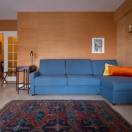 A081-cannes Avec Terrasse Au Calme * Cannes