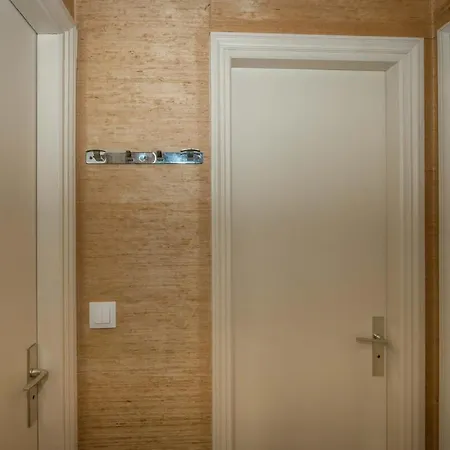 A081-cannes Avec Terrasse Au Calme Cannes