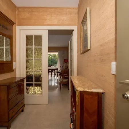 A081-cannes Avec Terrasse Au Calme * Cannes