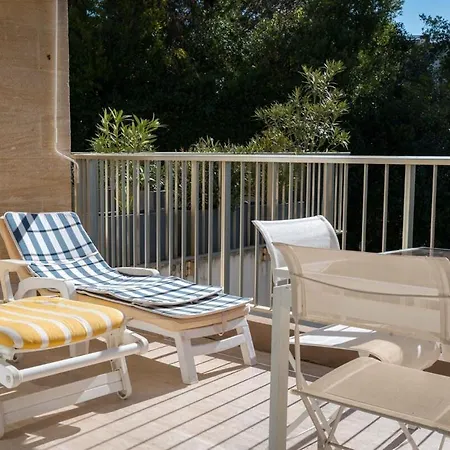 A081-cannes Avec Terrasse Au Calme *